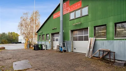 STORT LAGER MED KONTOR & OPLAGSPLADS