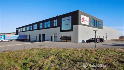 1.700 m2 lager samt 550 m2 kontor