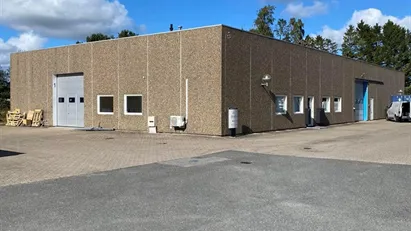Aflåst pluklager + kontor mv.