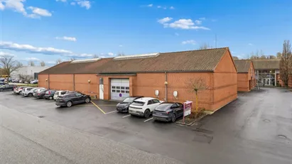 Lager inkl. kontor i større erhvervspark