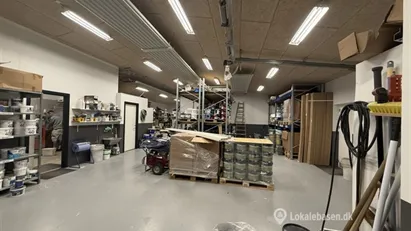 Værksted/lager med kontor